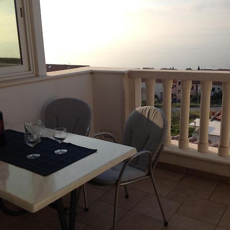 Apartmani Roberta Bol Habitación foto