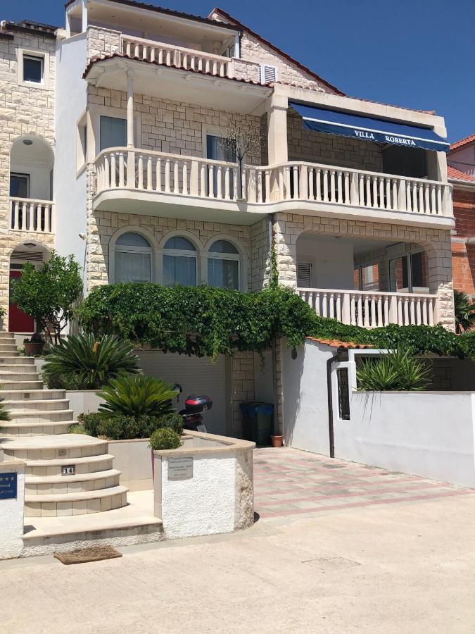 Apartmani Roberta Bol Exterior foto