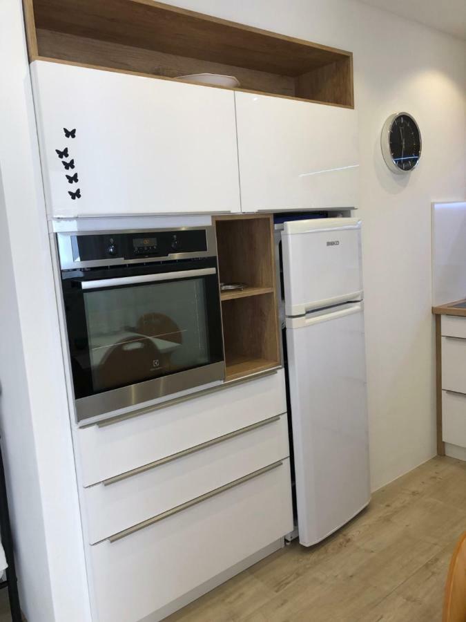 Apartmani Roberta Bol Exterior foto