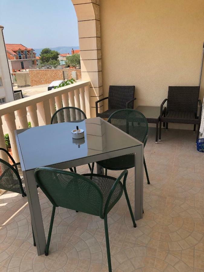 Apartmani Roberta Bol Exterior foto